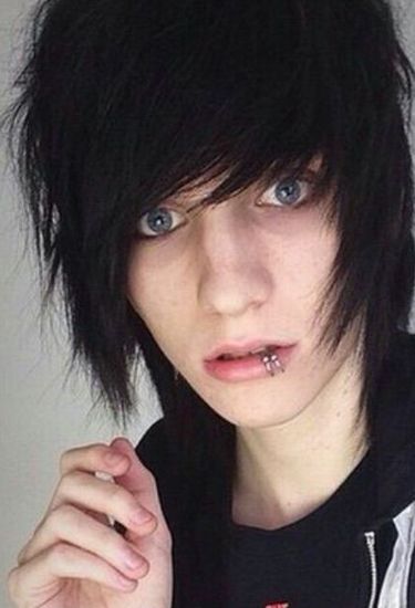 Do you notice any difference? 😅 Johnnie Guilbert normal/girl version ...